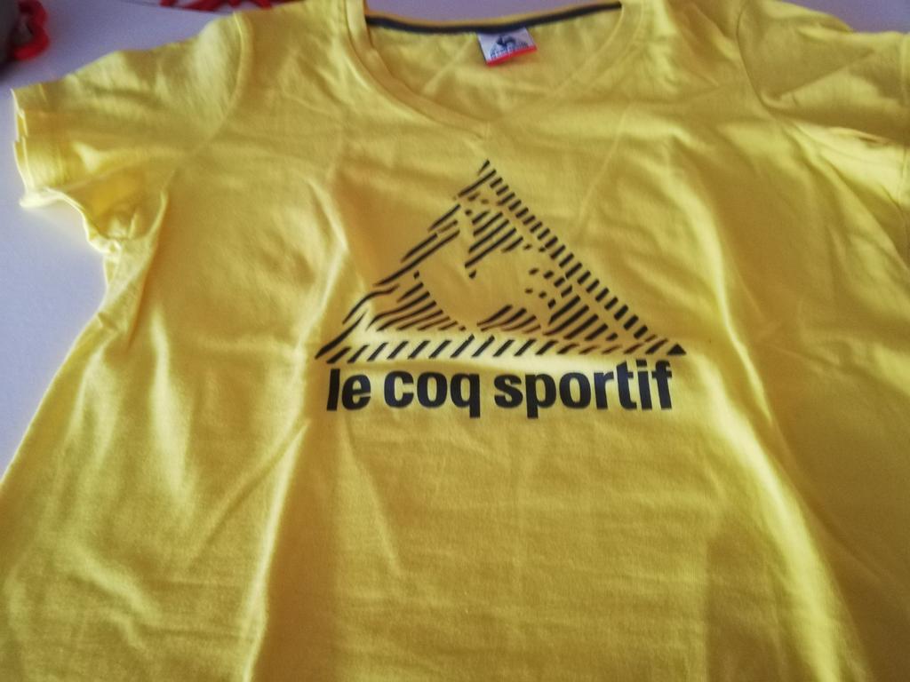 Geel shirtje Le Coq Sportif, Sport en Fitness, Maat 36 t/m 42, Ophalen of Verzenden, Zo goed als nieuw, Turnpak(je)