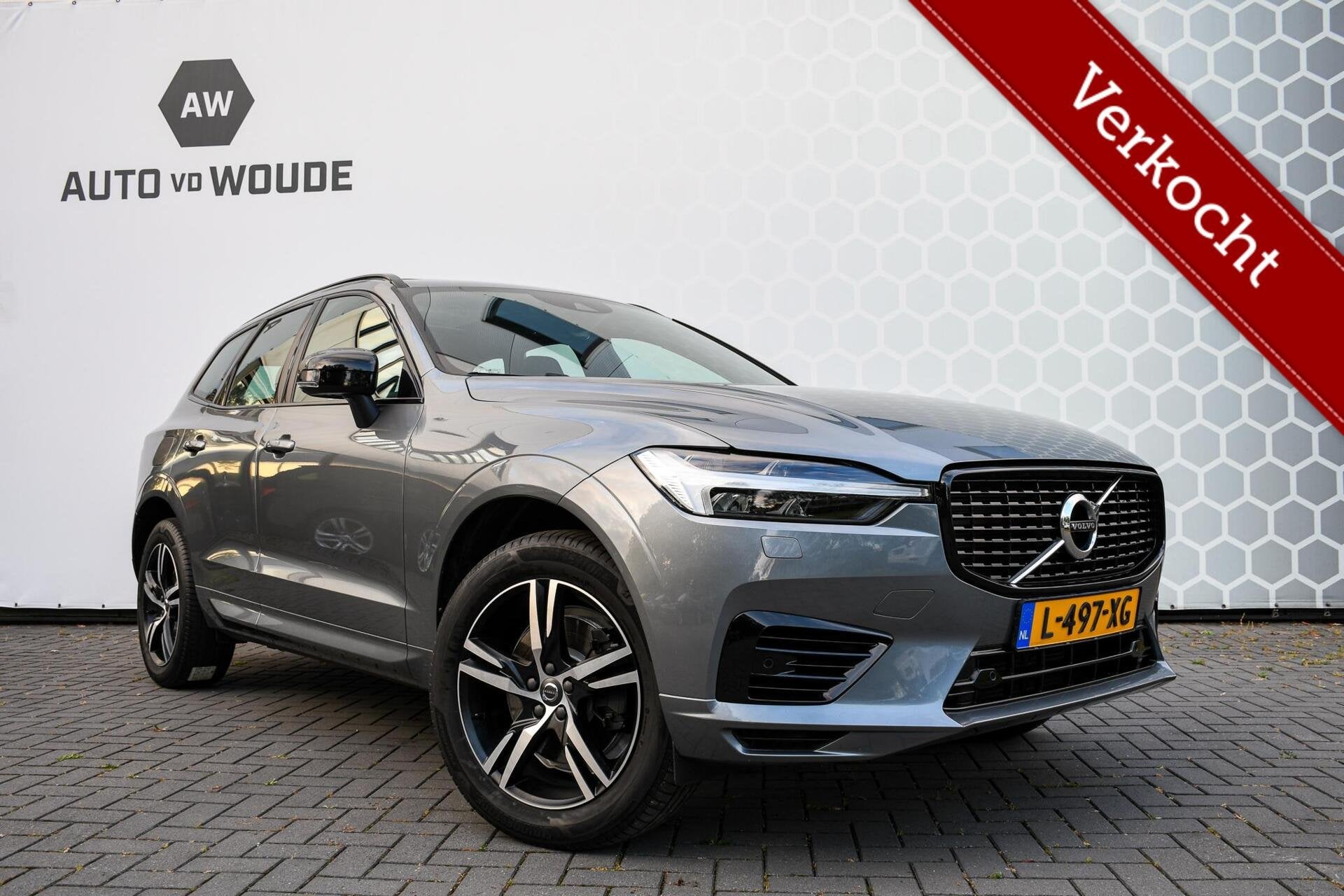Volvo XC60 2.0 Recharge T6 AWD R-Design PANO LEER TREKHAAK L, Auto's, Automaat, Adaptive Cruise Control, Gebruikt, 1969 cc