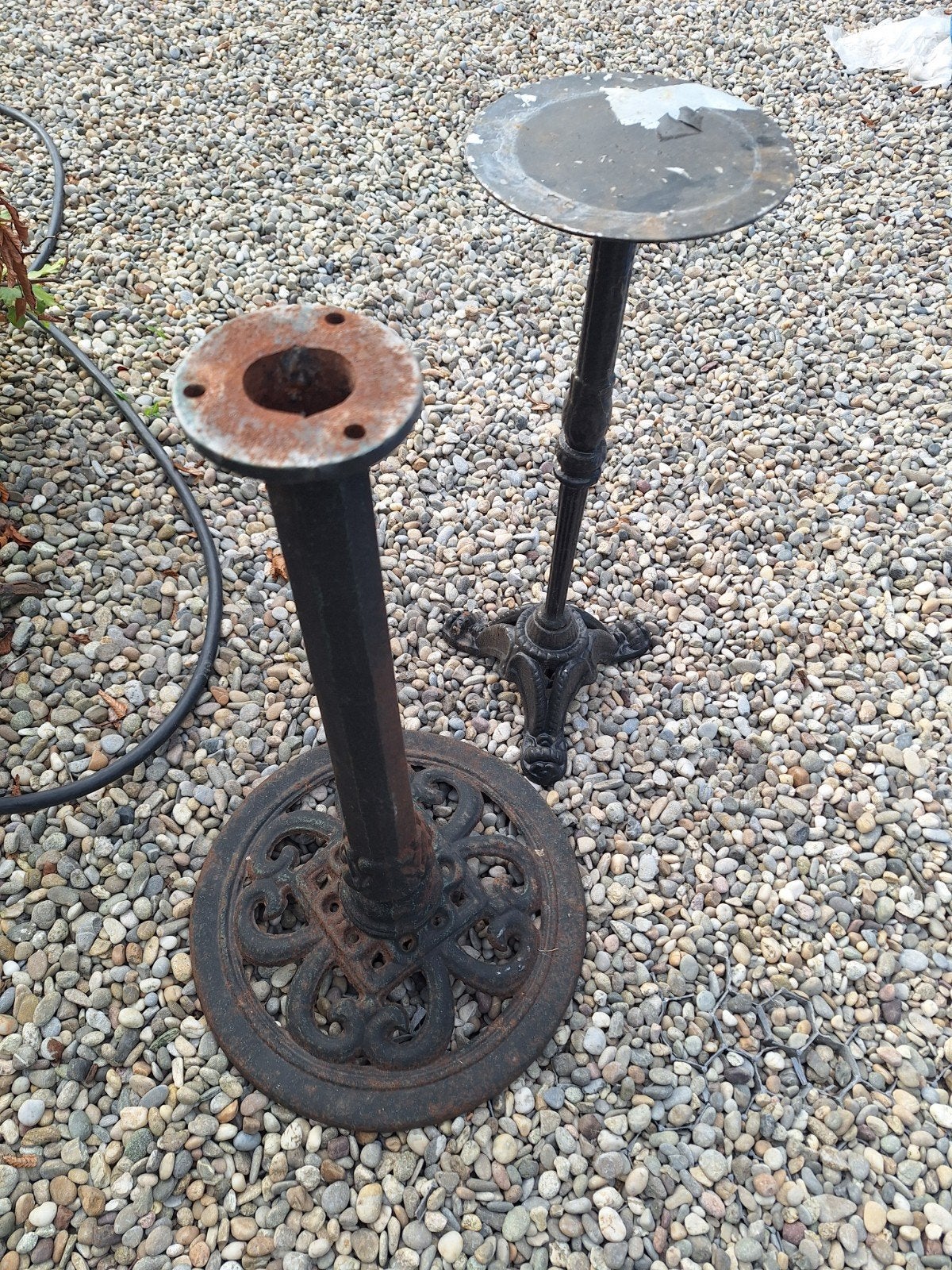 twee poten / standaard gietijzer voor tafel, Tuin en Terras, Ophalen, Metaal
