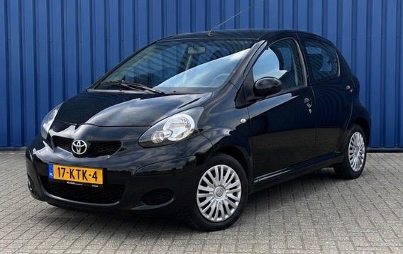 Toyota Aygo 1.0 Zwart -Automaat - Goede staat - 105.043 KM, Auto's, Stof, 4 stoelen, Grijs, Particulier