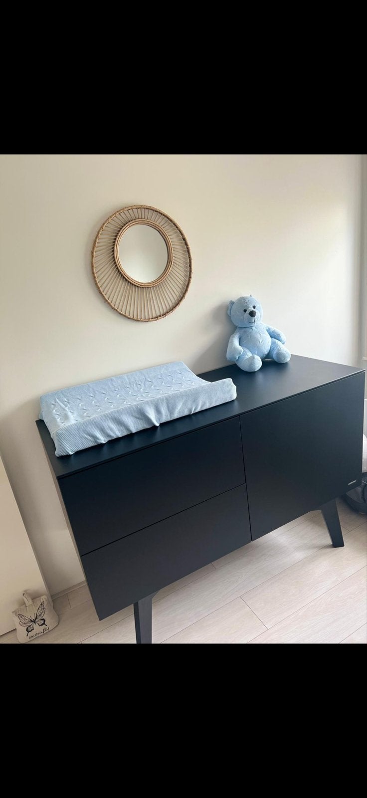Zwart babybedje meegroei tot 4 jaar., Ophalen, Zo goed als nieuw, Lattenbodem, Minder dan 140 cm