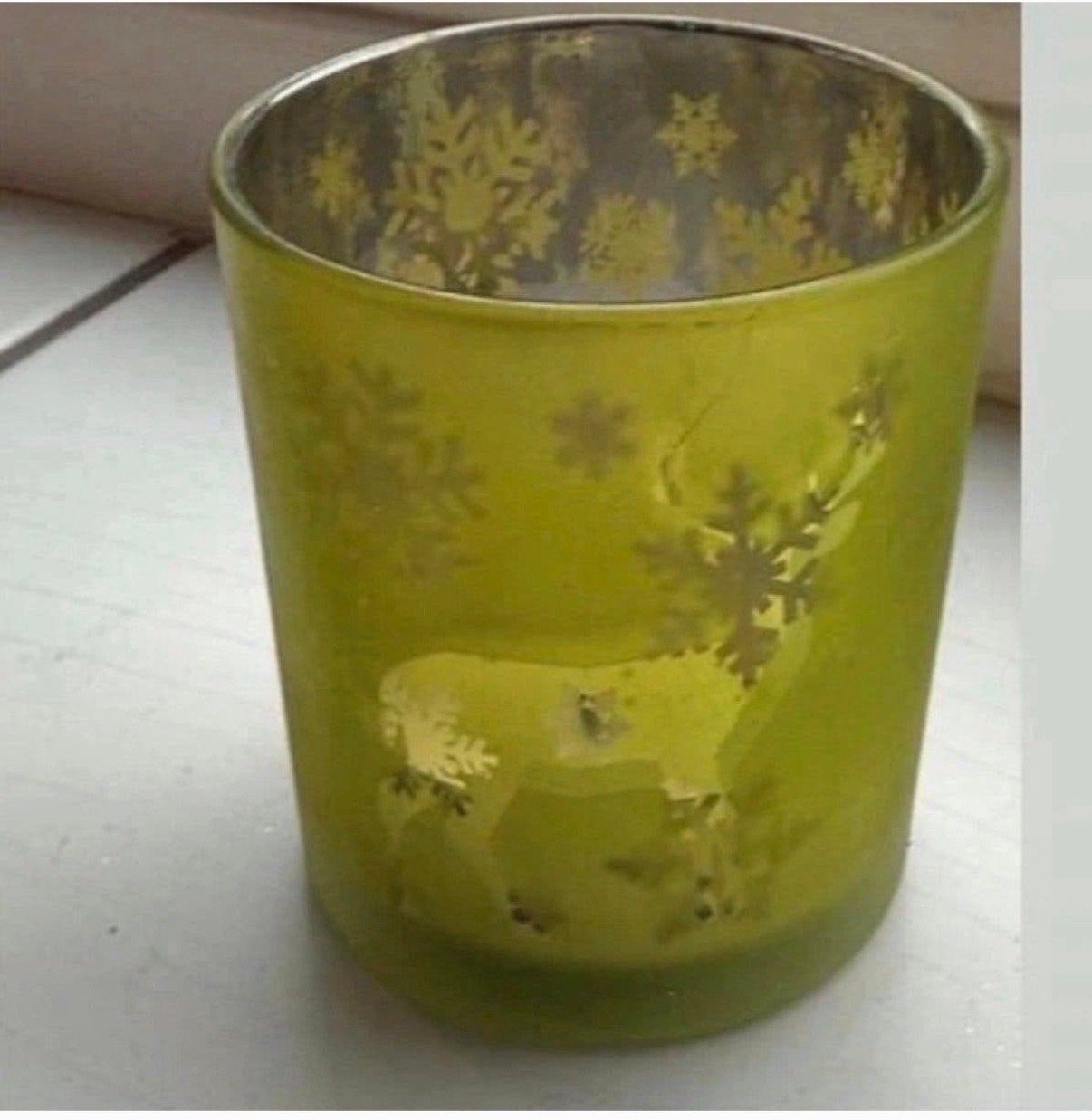 Groene glazen waxinelichthouder met sterren en hertje, Gebruikt, Waxinelichthouder, Ophalen of Verzenden, Glas