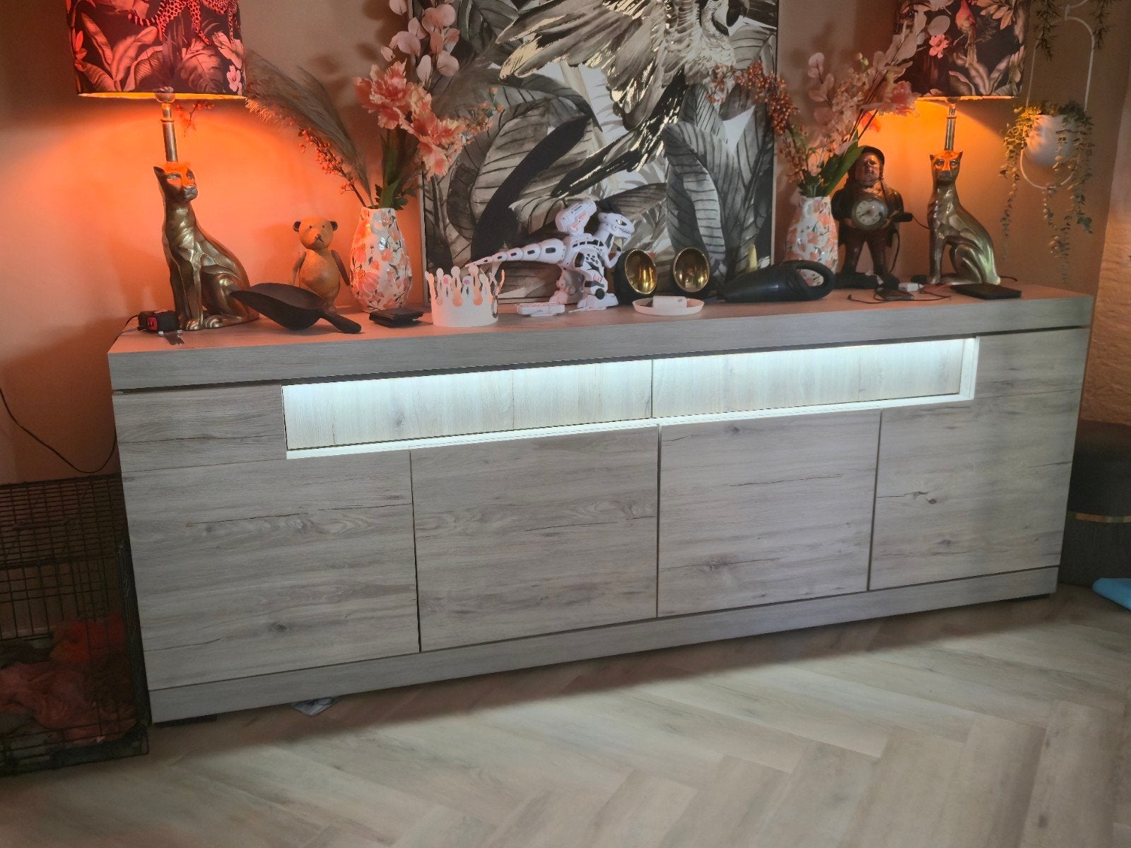 zeer mooie dressoir en tv kast met LED, Ophalen, Zo goed als nieuw