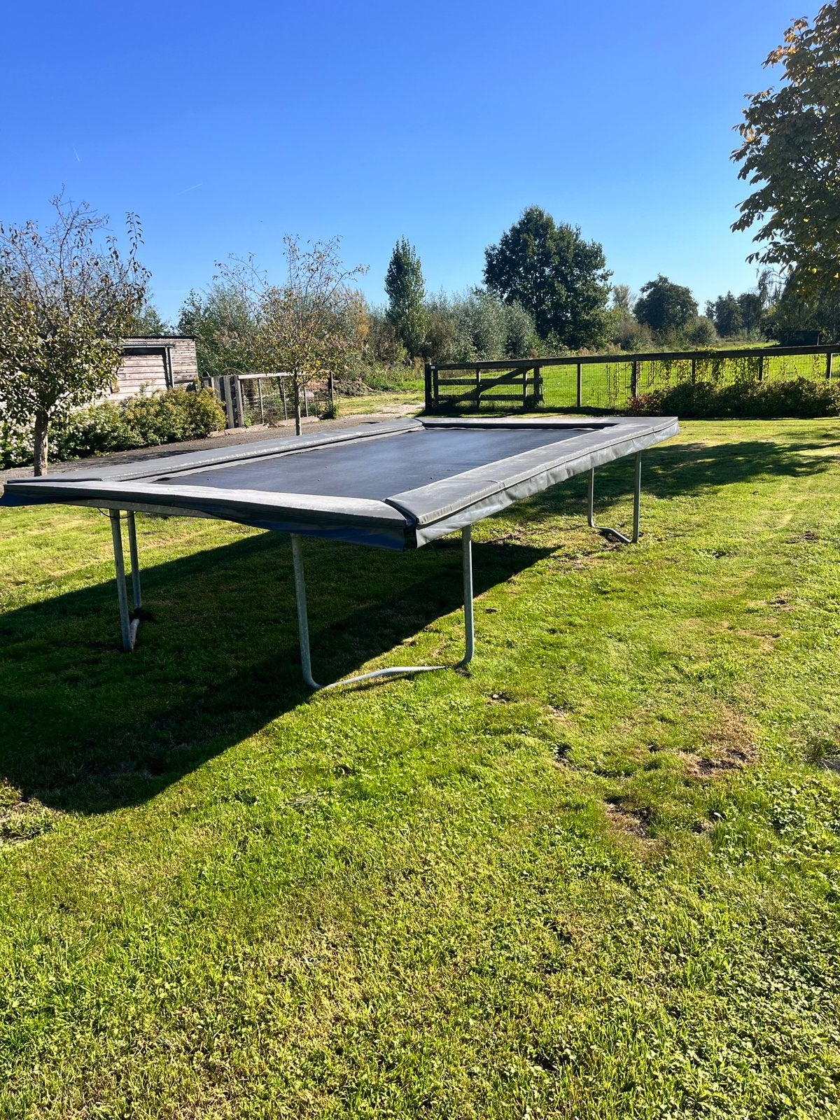 Foto 2 van Trampoline 350cmx450cm