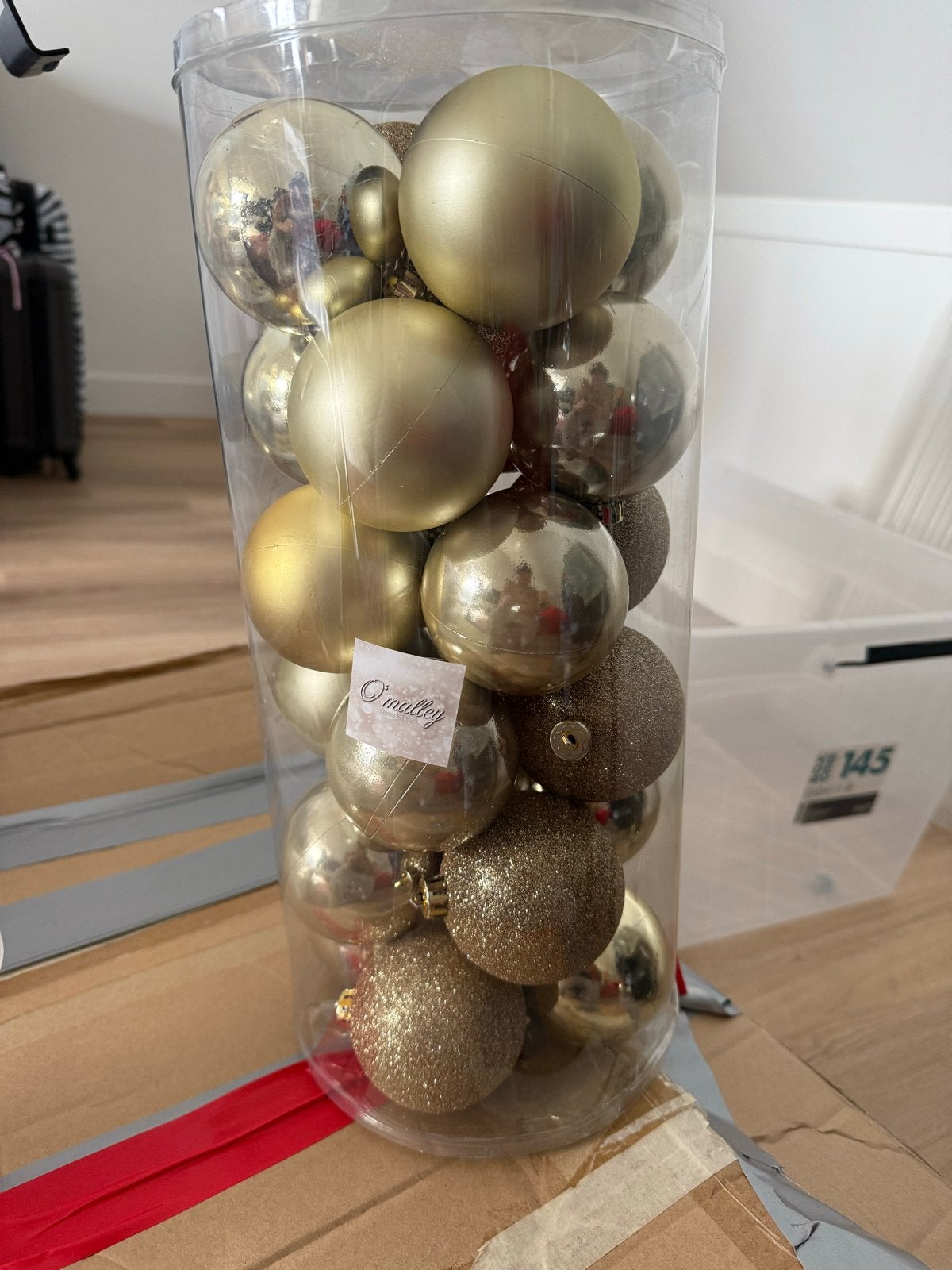 Doos met gouden kerstballen, Diversen, Kerst, Ophalen, Nieuw