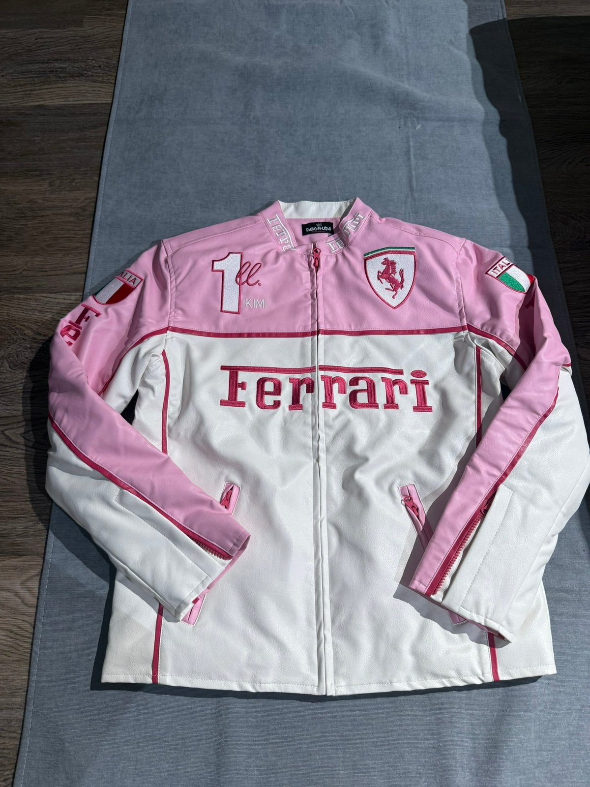 Pink Ferrari Racing Jas (Maat M) Leder Look Edition, Ophalen of Verzenden, Zo goed als nieuw, Maat 48/50 (M), Roze