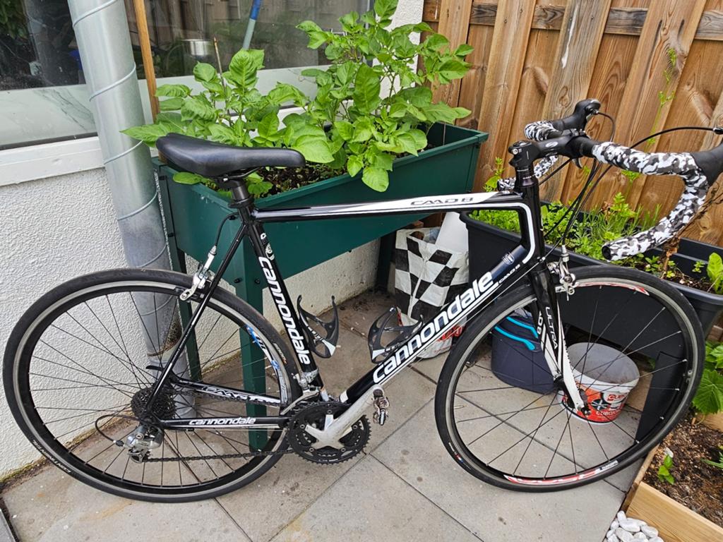 ≥ Cannondale Caad 8 racefiets met Tiagra groepset — Fietsen ...