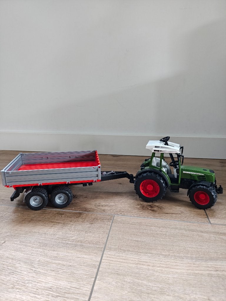 Bruder Fendt 209 S. met aanhanger, Ophalen, Zo goed als nieuw