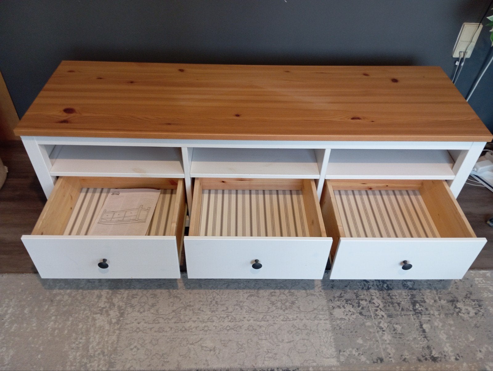 IKEA HEMNES TV-meubel met 3 lades, wit/lichtbruin, Ophalen, 100 tot 150 cm, Grenenhout, Minder dan 100 cm