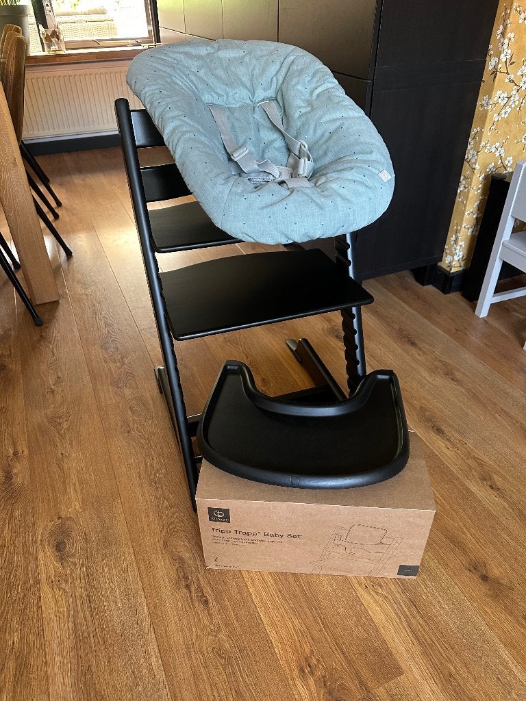 Stokke Tripp Trapp kinderstoel, complete set., Kinderen en Baby's, Kinderstoelen, Ophalen, Zo goed als nieuw, Meegroeistoel, Afneembaar eetblad