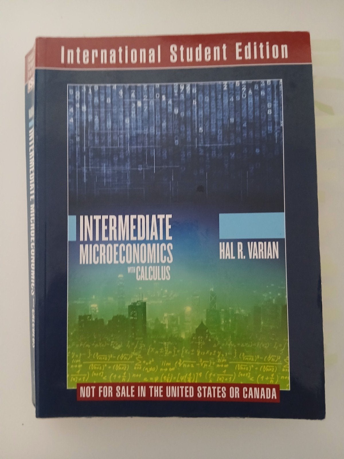 Intermediate Microeconomics with Calculus - Hal Varian, Nieuw, Ophalen of Verzenden, WO, Gamma