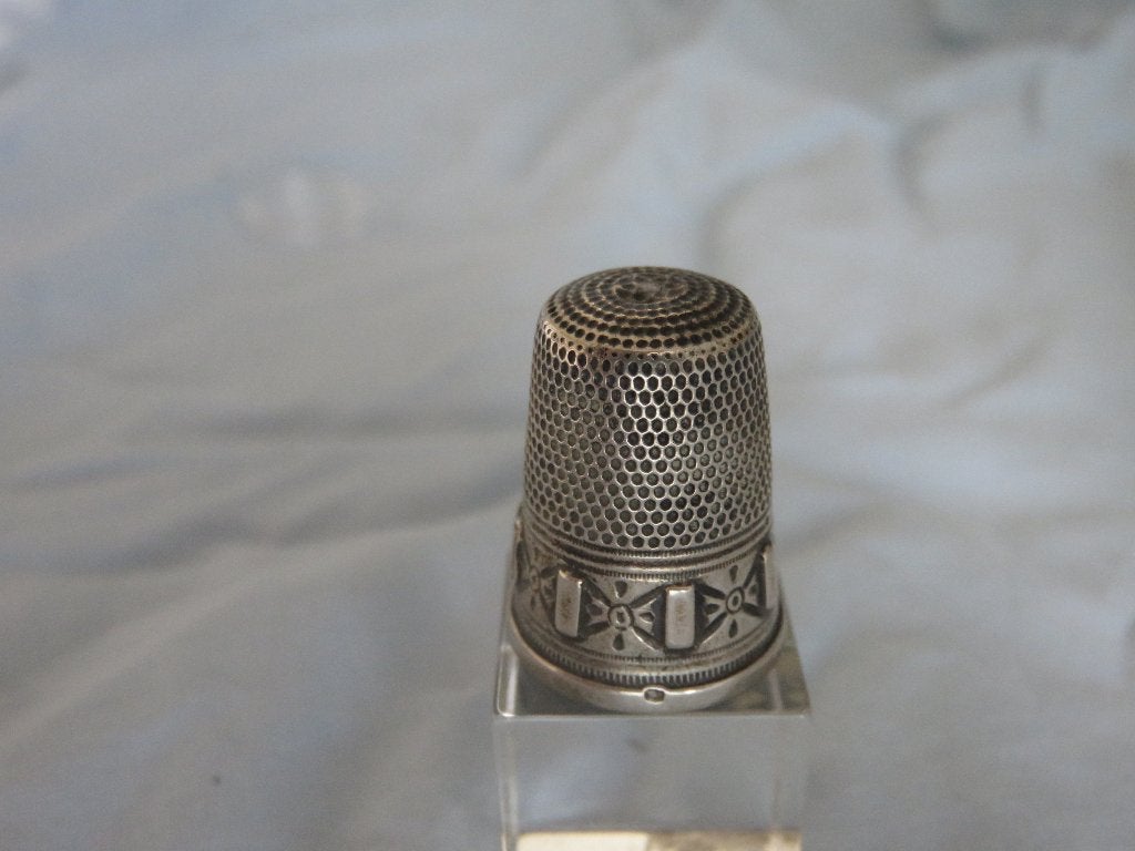 Vingerhoed in zilver - Biedermeier - 1e helft 20e eeuw, Ophalen of Verzenden