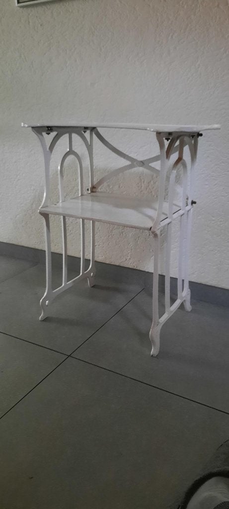 Geemailleerd gietijzeren tafeltje, art nouveau, Antiek en Kunst, Ophalen