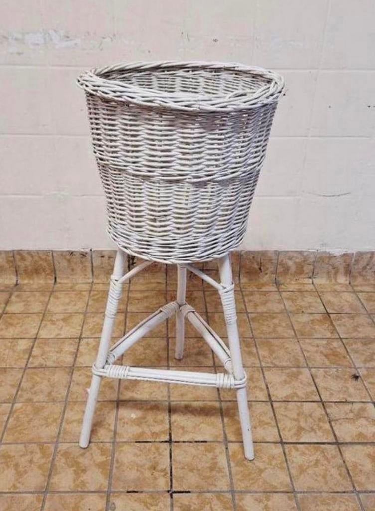 Retro Rotan Plantenbak op Poten / Plantentafeltje, Tuin en Terras, Bloembakken en Plantenbakken, Gebruikt, Overige materialen