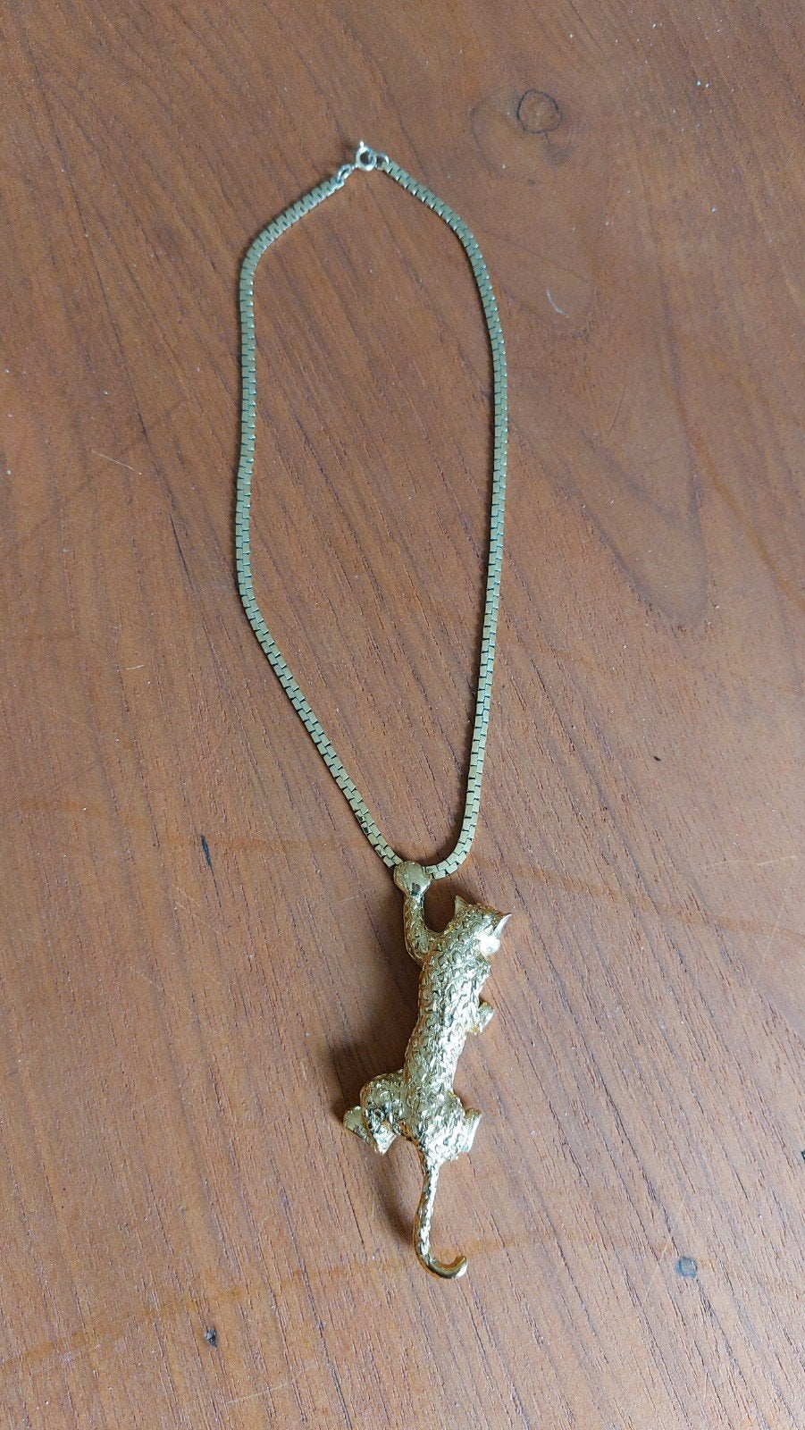 Bijzonder gouden hals sieraad met panter hanger, Gebruikt, Ophalen of Verzenden, Goud, Overige materialen
