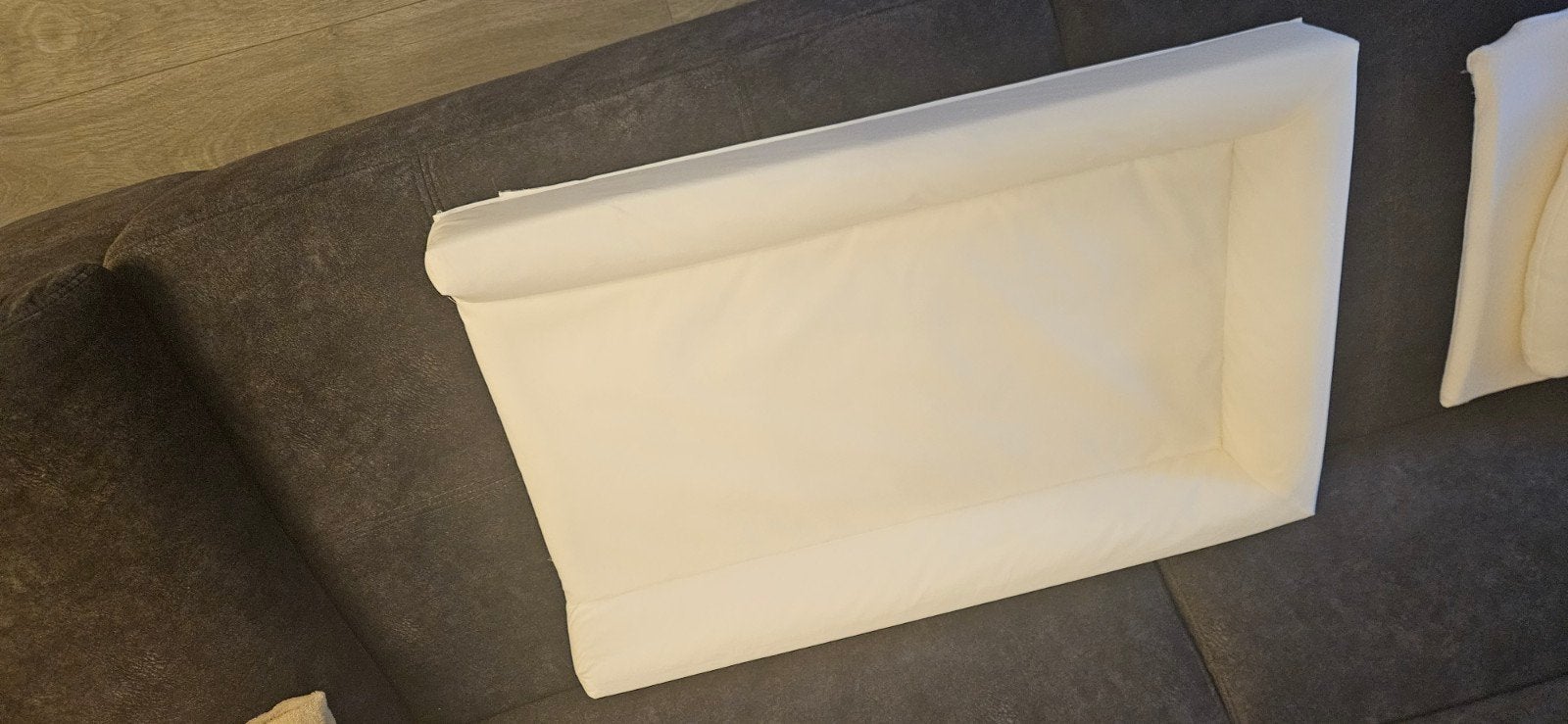 Aankleedkussen Ikea, Doe-het-zelf en Verbouw, Plinten en Afwerking, Ophalen, Zo goed als nieuw, Mdf, Plinten