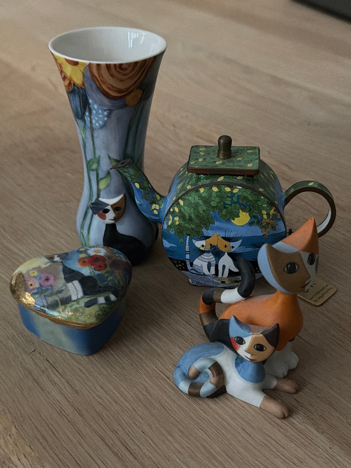 Rosina Wachtmeister kattenbeeldjes, vaas en theepot, Ophalen