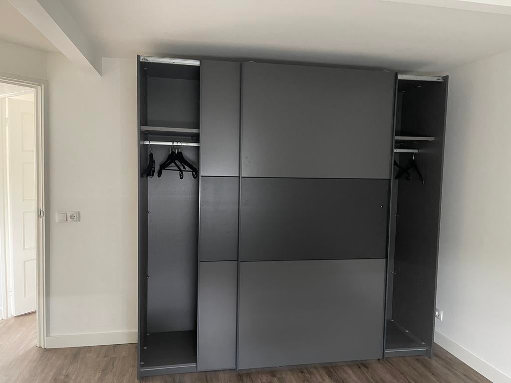 Hang-/legkast, Ophalen, Met deur(en), 200 cm of meer, Zo goed als nieuw