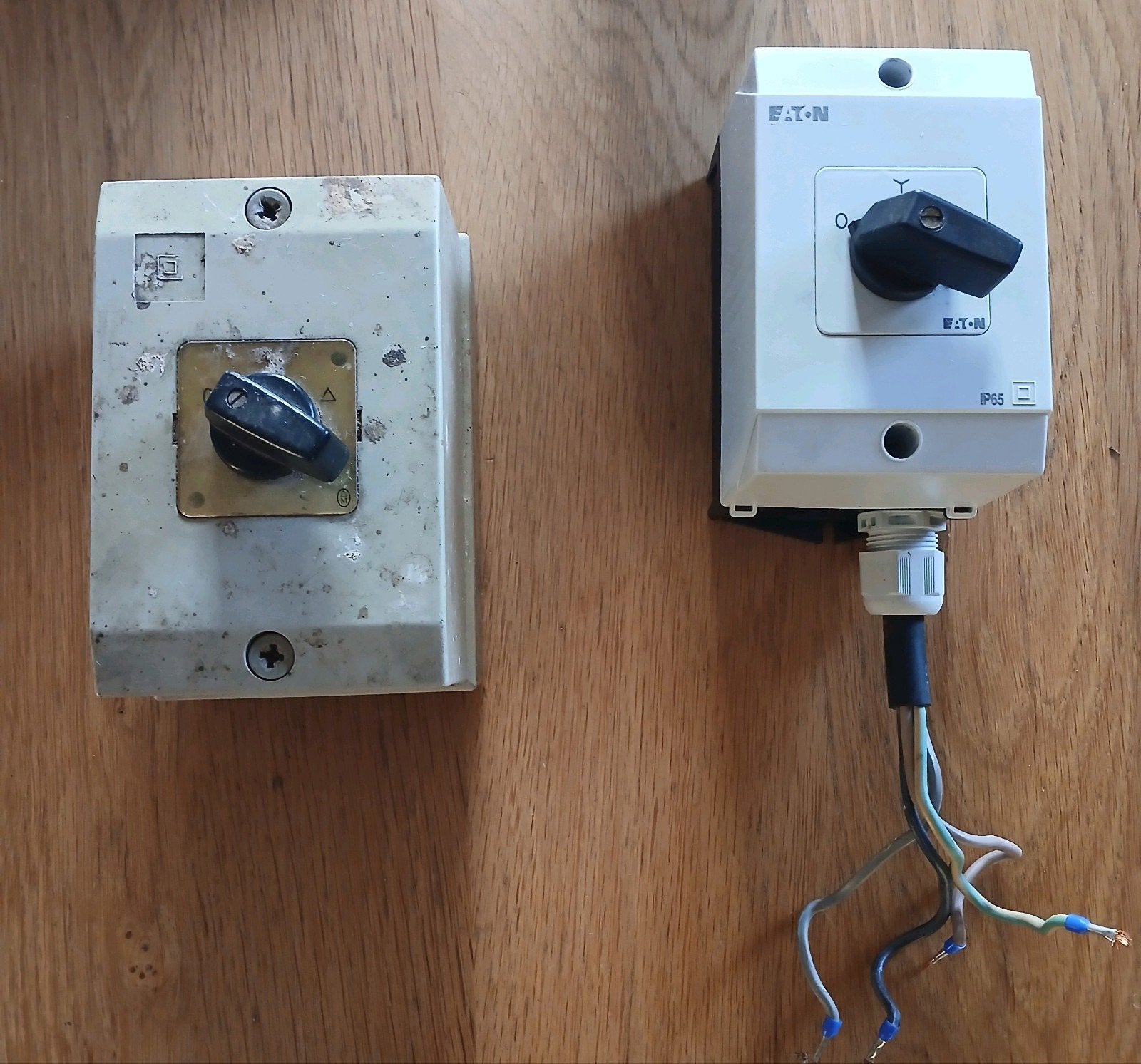 2 ster driehoek schakelaars 380v - 400v, Ophalen, Gebruikt