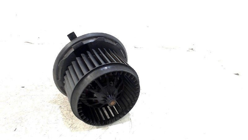 Kachel ventilator motor Volkswagen Multivan, Onderdelen@venauto.nl, Van der Ven Autorecycling B.V., Gebruikt, Ettenseweg 76, 4706 PB Roosendaal, The Netherlands