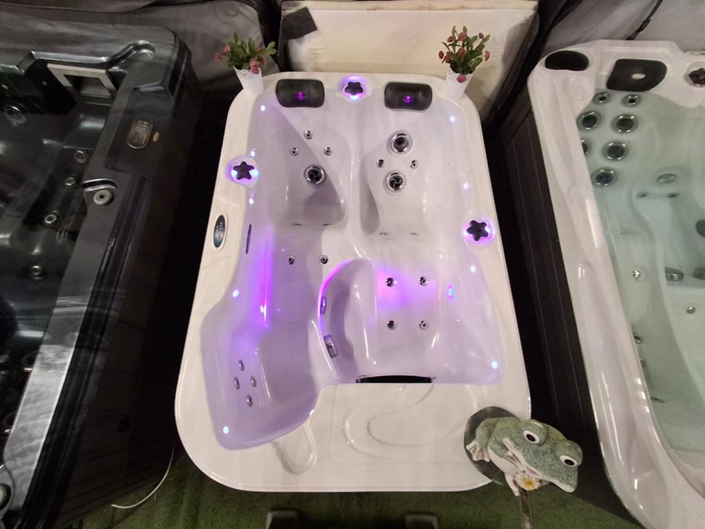 3 persoons JACUZZI  ‼️ VANDAAG NOG BEZORGD, Tuin en Terras, Bubbelbaden en Hottubs, Ophalen of Verzenden, Filter