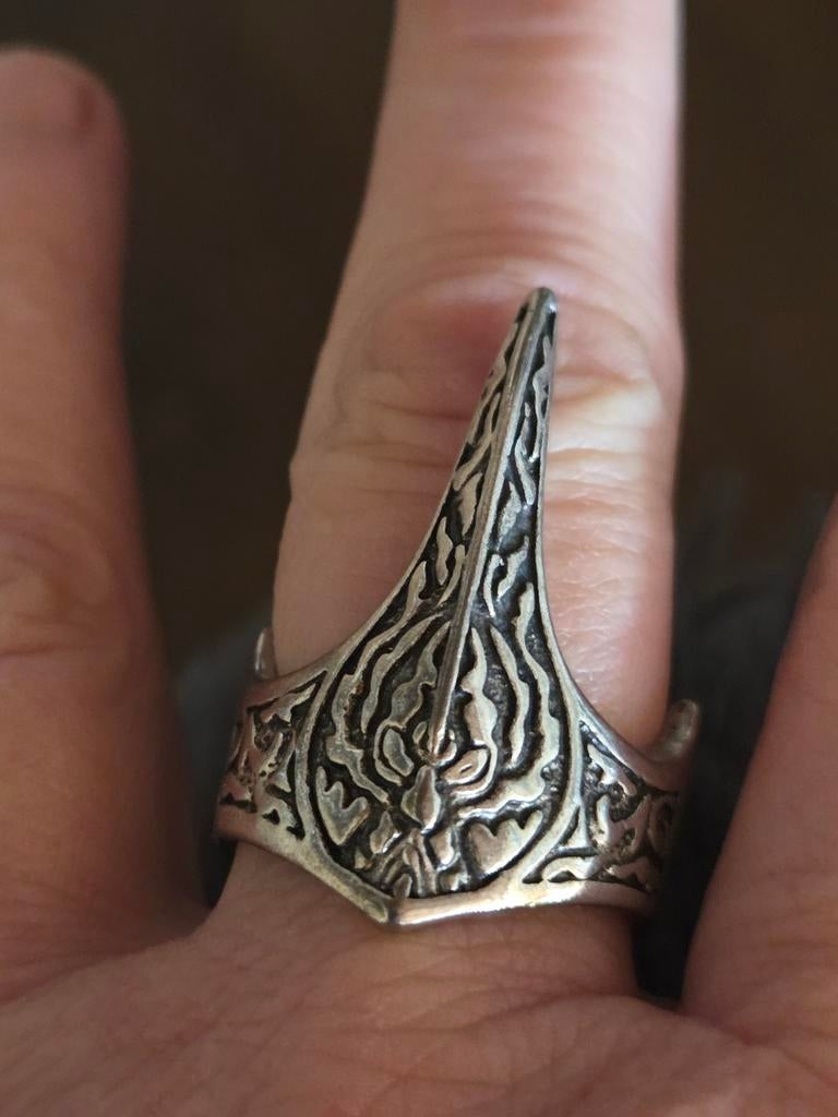 Bijzondere zilverkleurige ring, maat 20, Overige materialen, 20 of groter, Ophalen of Verzenden, Zo goed als nieuw