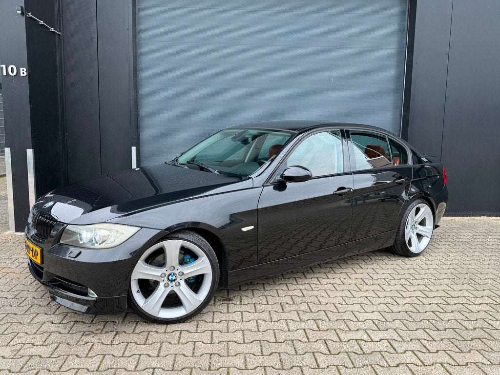 BMW 3-serie 325i Dynamic Executive Liefhebbers auto, Auto's, BMW, Automaat, 745 kg, Achterwielaandrijving, Gebruikt