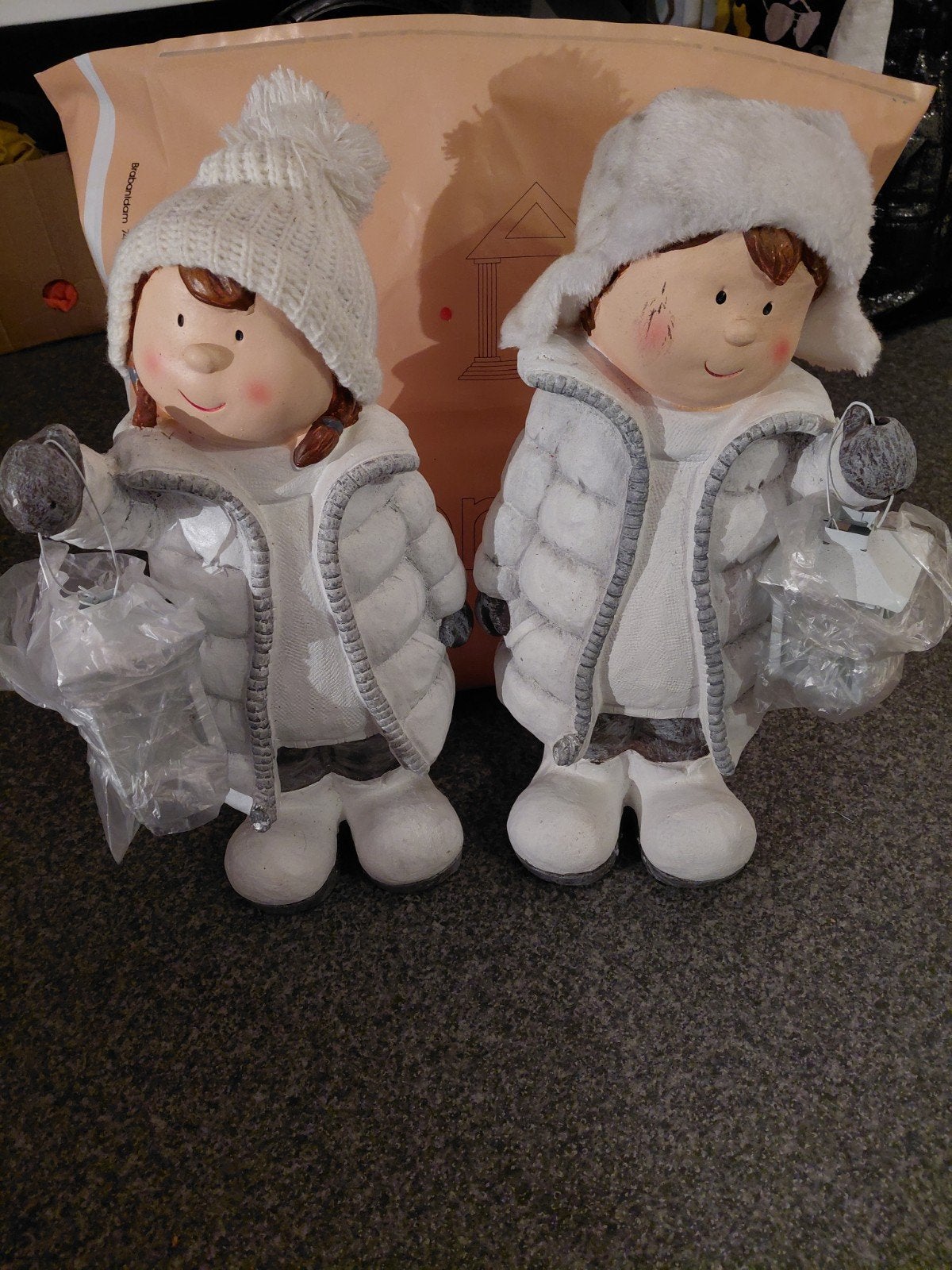 Winterse decoratie figuren - jongen en meisje, Ophalen of Verzenden, Zo goed als nieuw