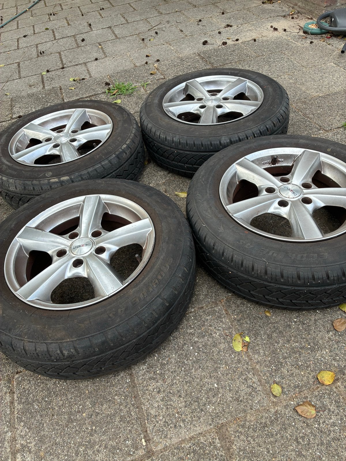 Dezent velgen met 4-seizoenenbanden 195/65R15, Auto-onderdelen, Banden en Velgen, Ophalen, Gebruikt, 15 inch, Banden en Velgen