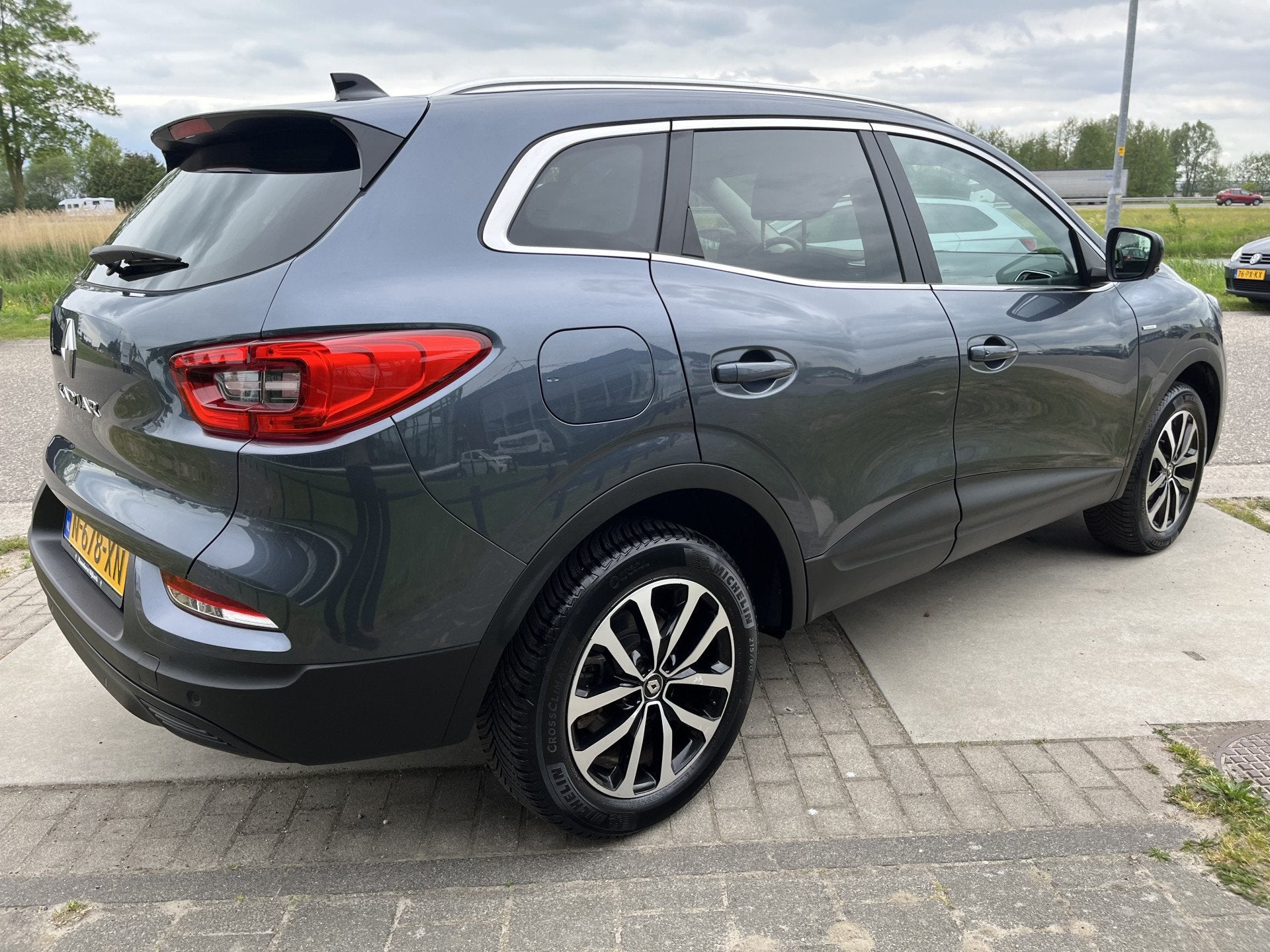 Renault Kadjar 1.3 TCe 140PK Limited / Automaat / Keyless /, Auto's, Stof, Gebruikt, 4 cilinders, 1333 cc