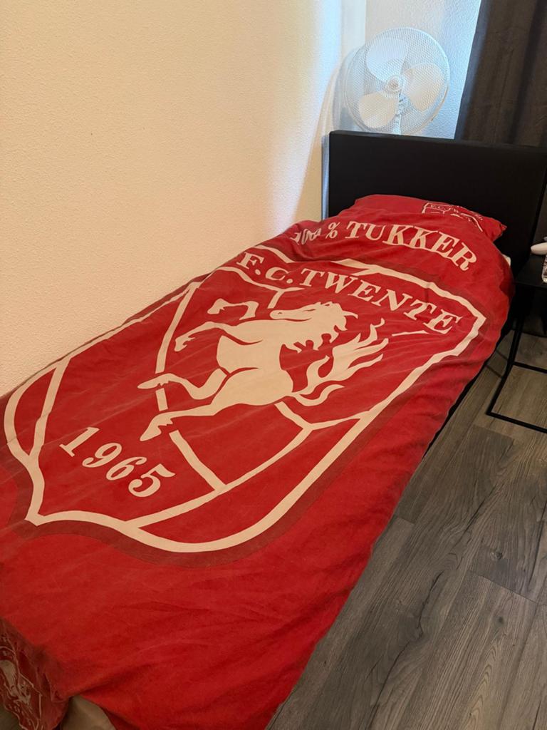 1 persoons boxspring, Huis en Inrichting, Slaapkamer | Beddengoed, Zo goed als nieuw, Overige typen, Eenpersoons, Zwart, Ophalen of Verzenden
