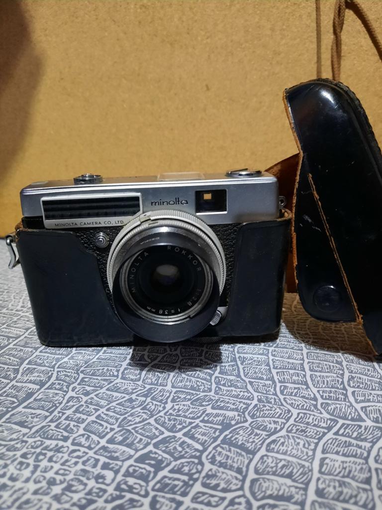 Vintage Minolta-P Compact Camera met Leren Tas, Ophalen of Verzenden, Gebruikt, Compact, Minolta