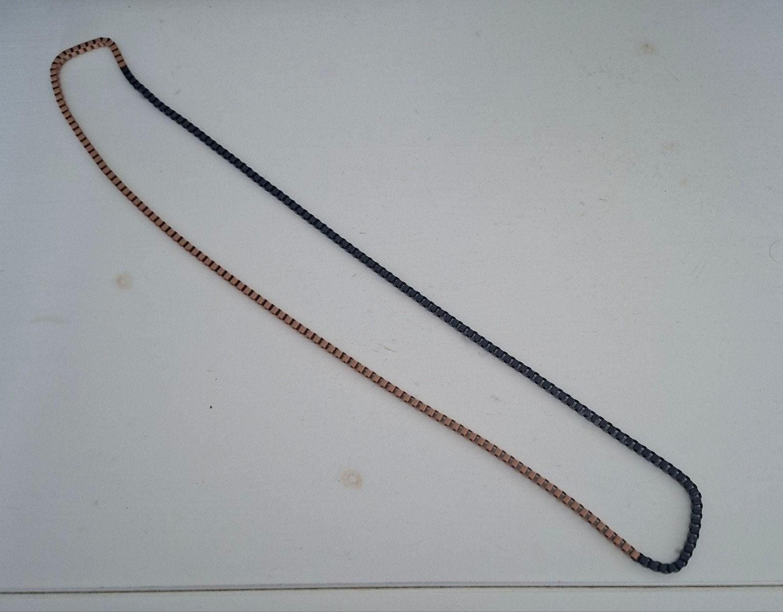 COS ketting, tweekleurig, Ophalen of Verzenden, Zo goed als nieuw, Beige, Overige materialen