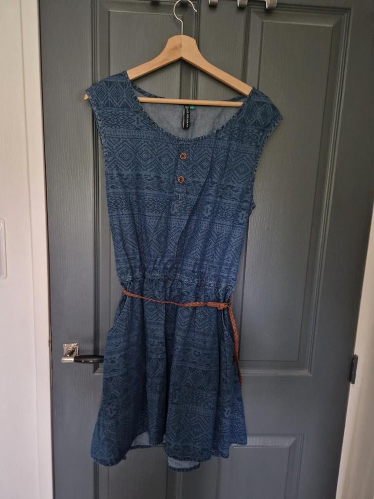 Jurk alife and kickin, mt M, ZGAN, Maat 38/40 (M), Blauw, Ophalen of Verzenden, Zo goed als nieuw