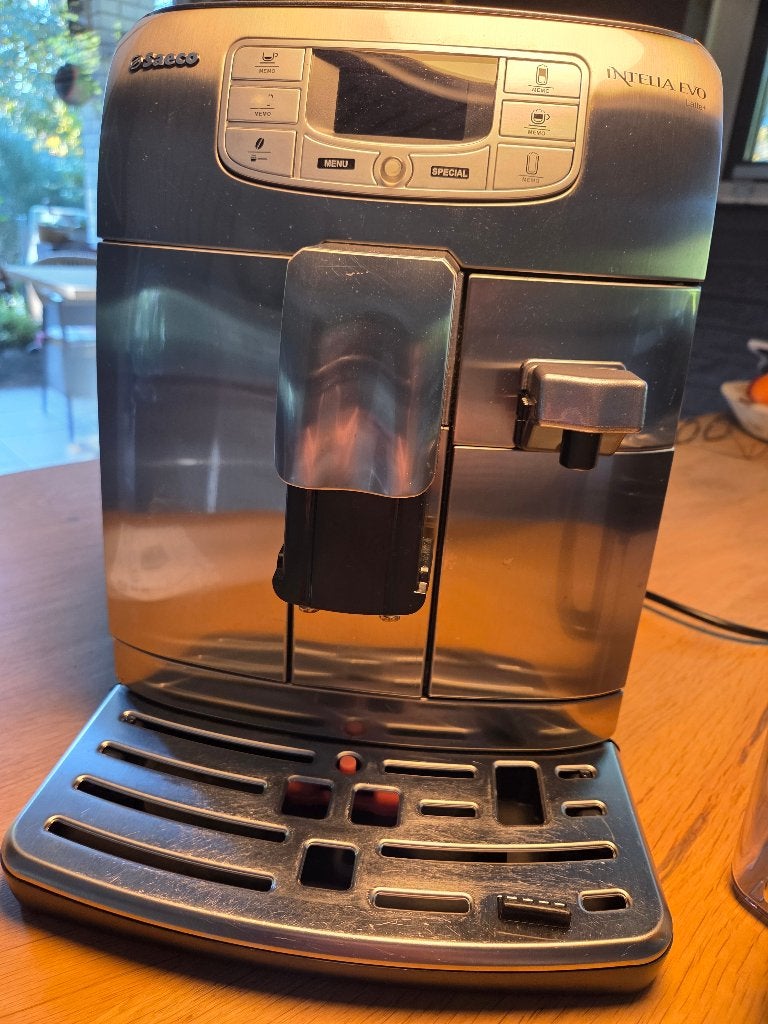 SEACO Intelia EVO Latte+ type HD8754 met melkkan, Ophalen, Afneembaar waterreservoir, Gebruikt, Koffiemachine