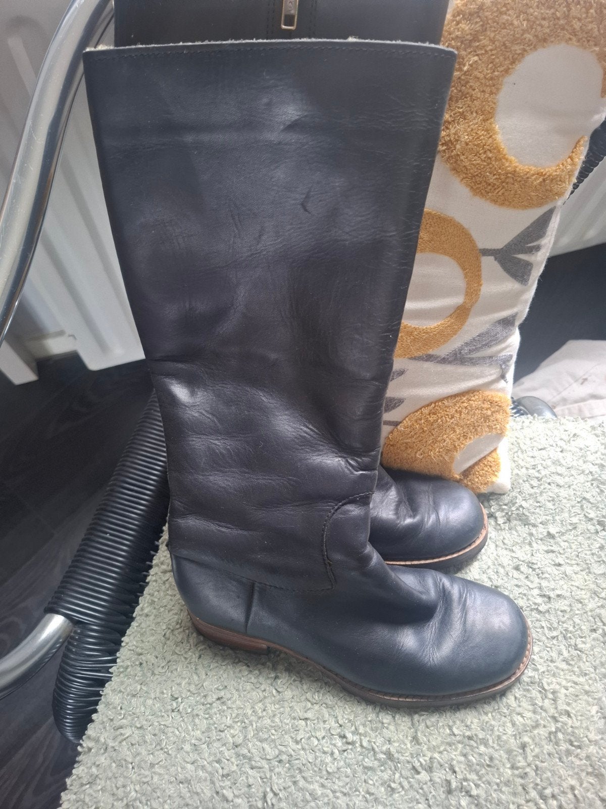 Mooie leren winterlaarzen van UGG, zo goed als nieuw zien er, Ophalen, Zo goed als nieuw, Zwart