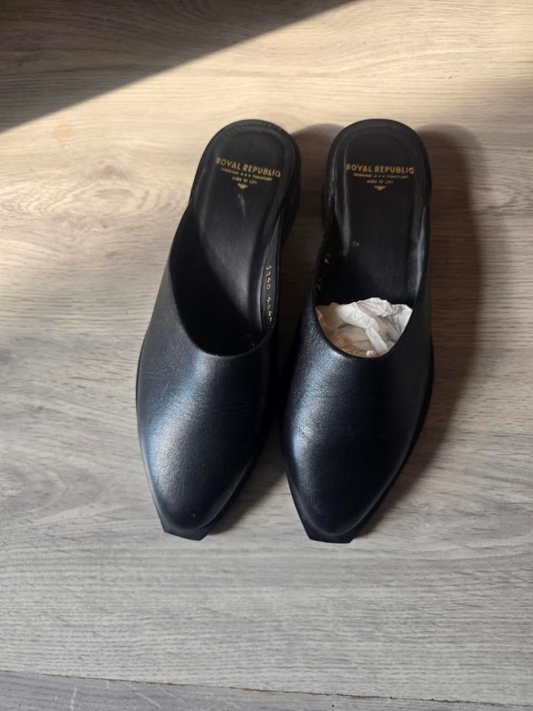 Royal Republiq muiltjes maat 36, Ophalen of Verzenden, Zo goed als nieuw, Sandalen of Muiltjes