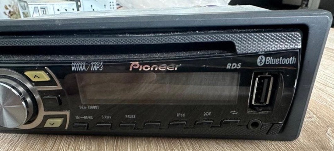Pioneer DEH-7300BT Autoradio met Bluetooth en USB, Auto diversen, Ophalen of Verzenden, Gebruikt