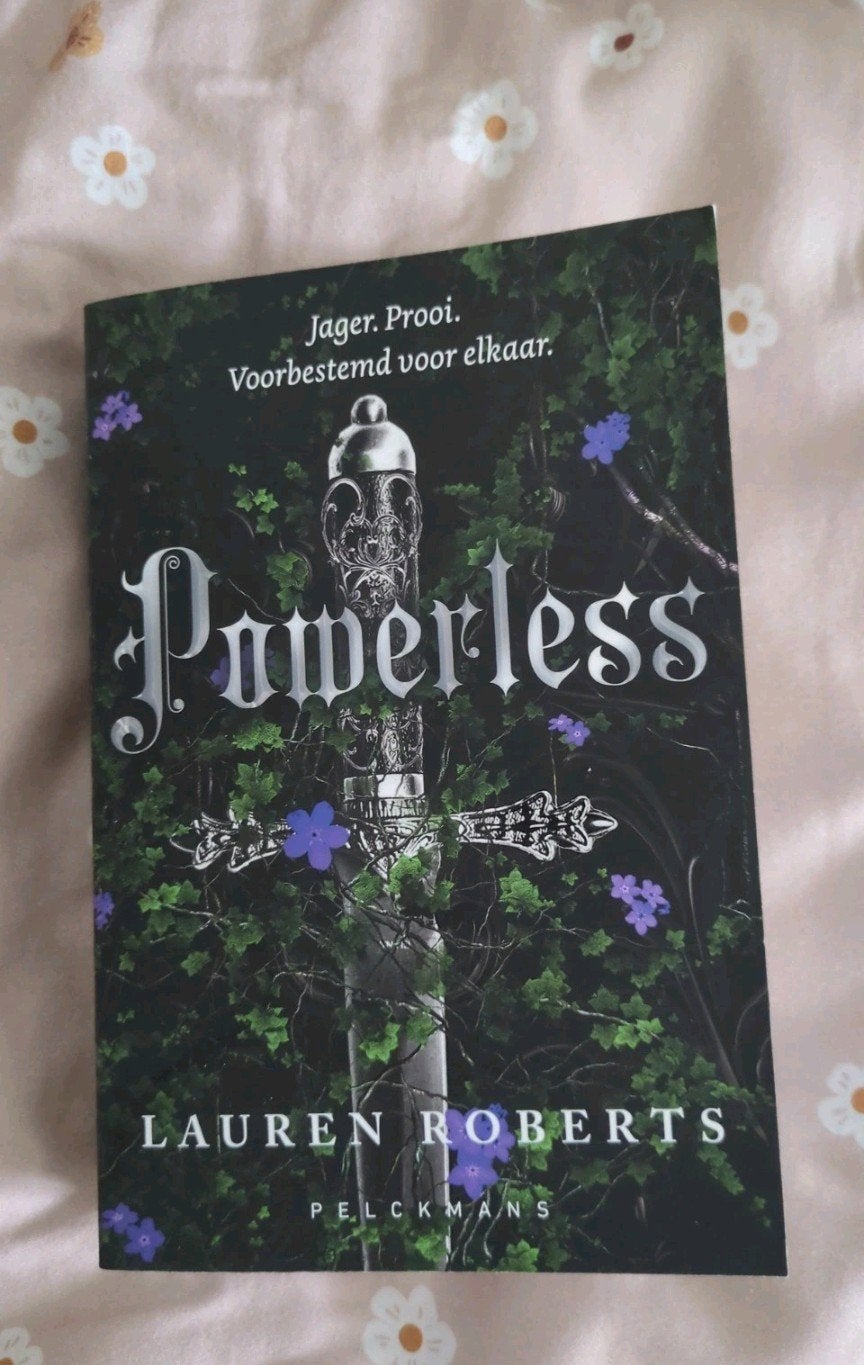 Powerless - Lauren Roberts (Nederlands), Ophalen of Verzenden, Zo goed als nieuw, Lauren Roberts