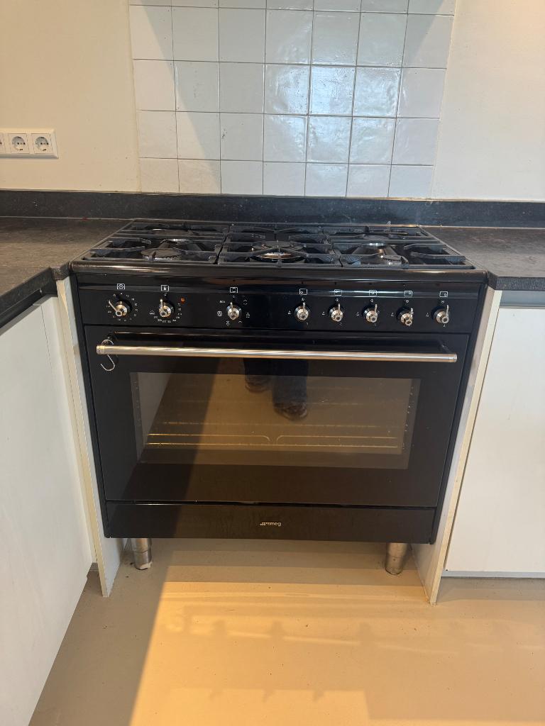 Smeg fornuis 5 pits, Ophalen, Gebruikt, 60 cm of meer, Energieklasse A of zuiniger