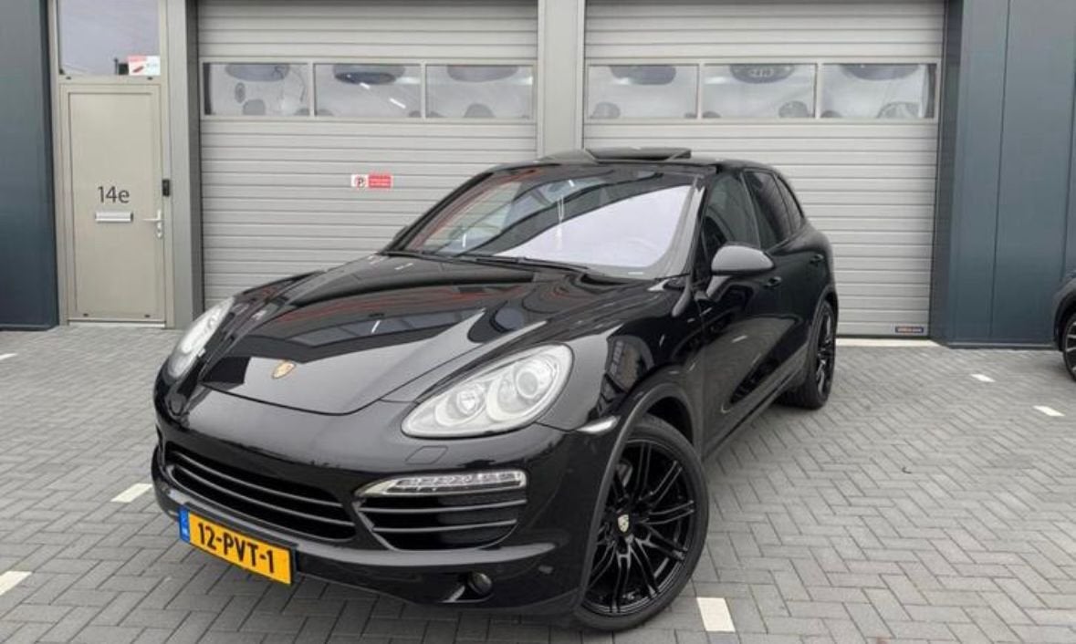 Porsche Cayenne 4.8 S Tiptronic S 2011 Zwart, Automaat, Cayenne, 138 €/maand, Zwart