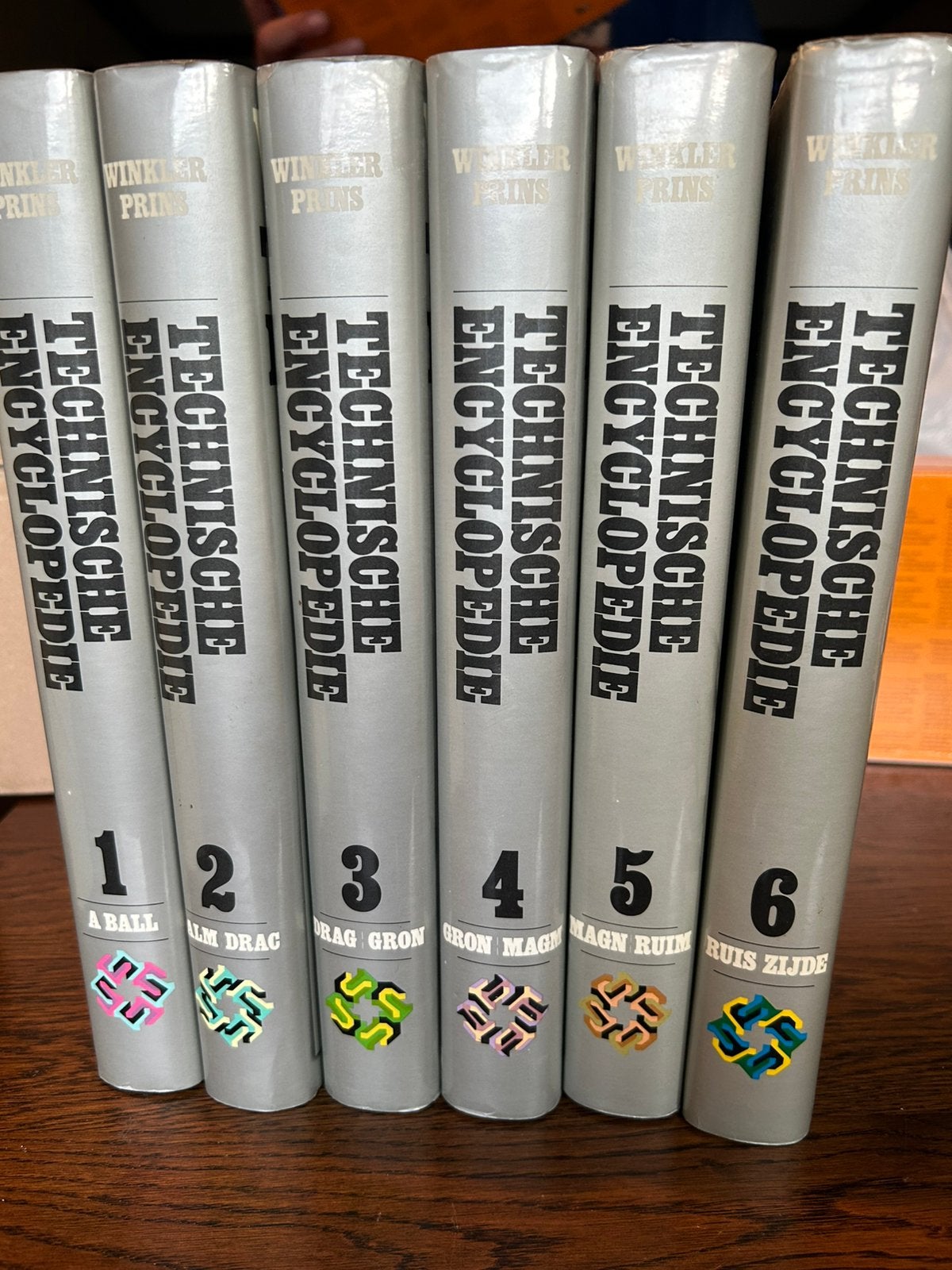 Winkler Prins Technische Encyclopedie, Ophalen, Zo goed als nieuw, Algemeen