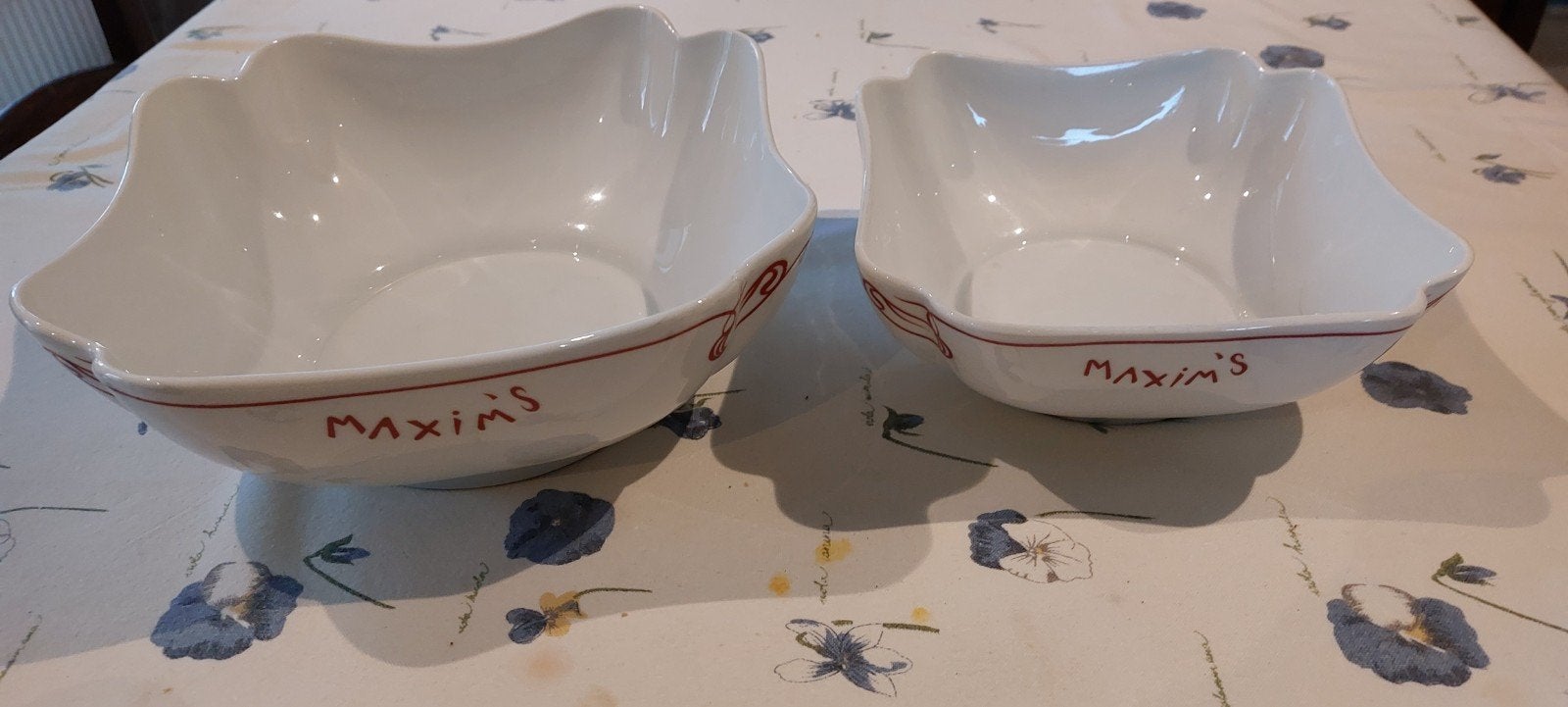 2 prachtige schalen in art nouveau- stijl. Mid century., Ophalen