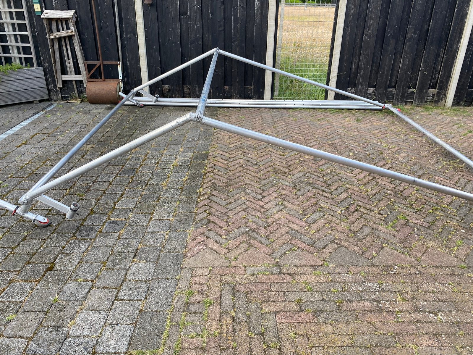 Doorwerk scherm steiger Altrex 305 cm breed, Ophalen, Gebruikt
