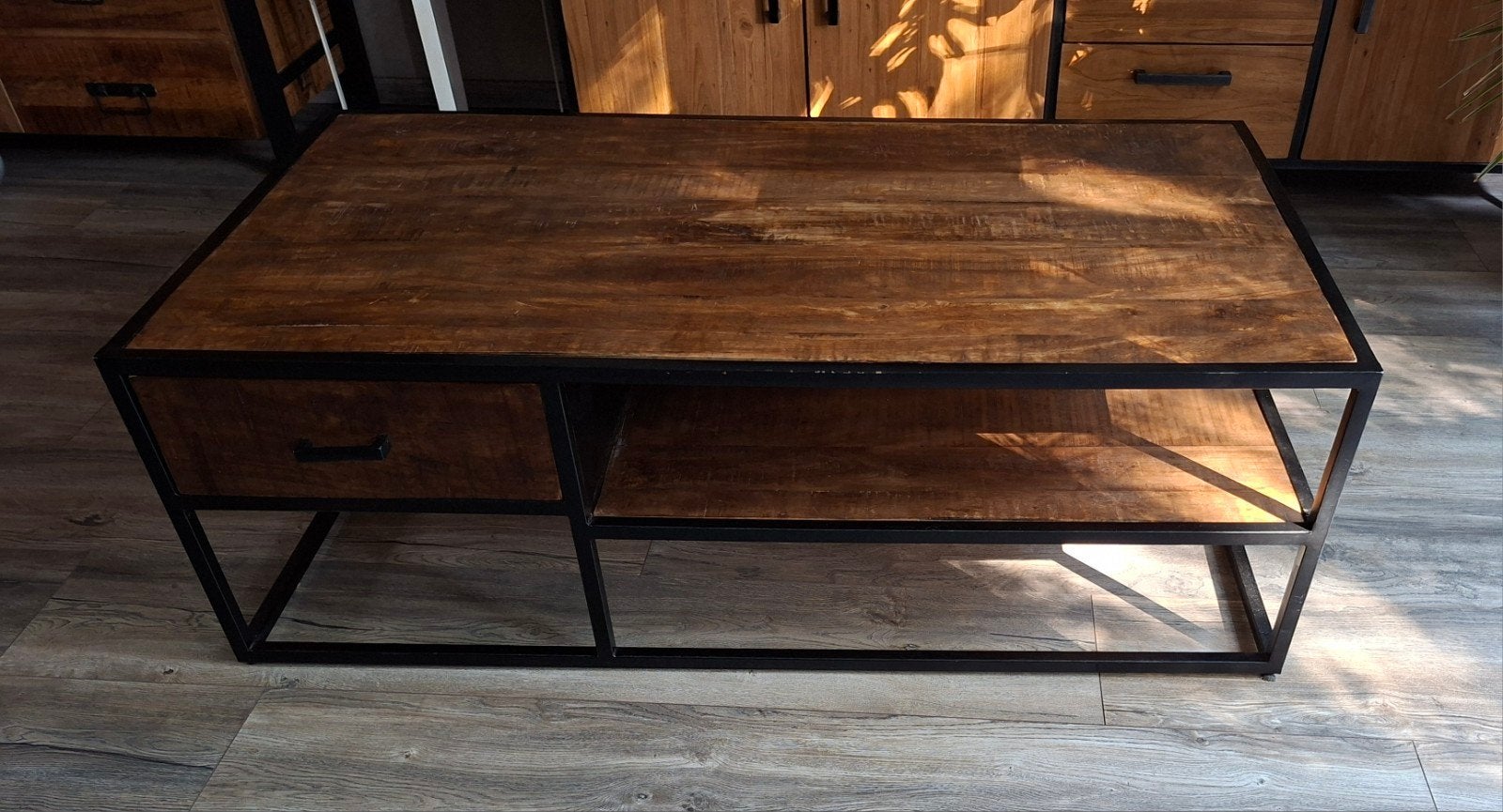 industriele salontafel met mangohout, 100 tot 150 cm, 50 tot 100 cm, Zo goed als nieuw, Industrieel