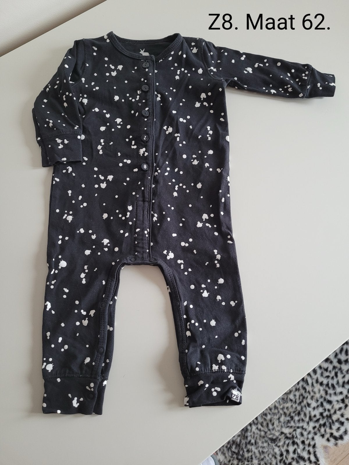 Z8 Jumpsuit Maat 62 Zwart met Witte Spetters, Ophalen of Verzenden, Zo goed als nieuw, Jongetje of Meisje, Pakje