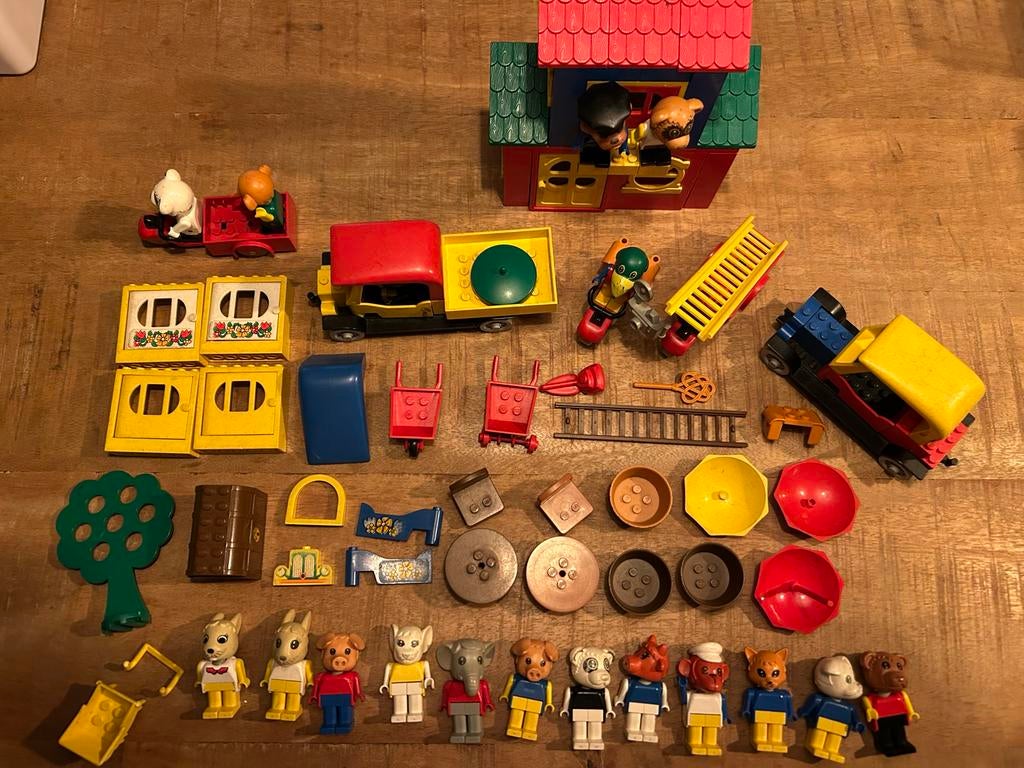 Partij LEGO Fabuland onderdelen met 19 poppetjes, Ophalen of Verzenden, Gebruikt, Losse stenen, Lego