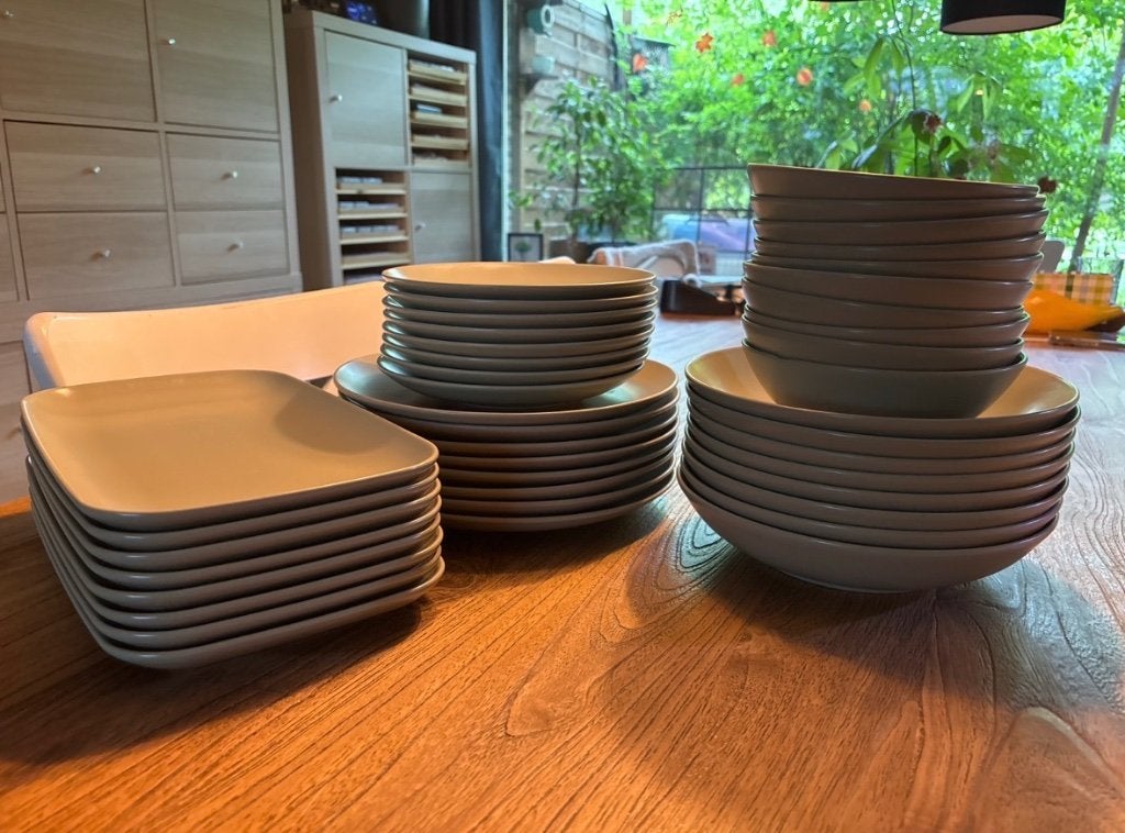 IKEA groen servies 42-delig – 8 persoons + 10 kommen, Ophalen, Gebruikt, Porselein, Overige stijlen