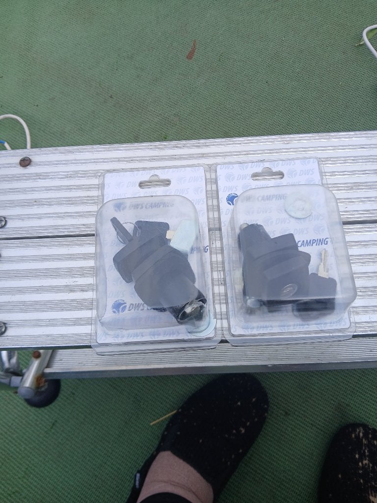 DWS Camping Push-lock klepsluiting zwart met sleutels, Ophalen of Verzenden, Nieuw