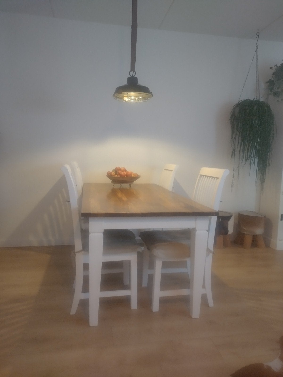 Robuuste houten eettafel met 4 stoelen, Huis en Inrichting, Tafels | Eettafels, Gebruikt, 50 tot 100 cm, 100 tot 150 cm, Vier personen